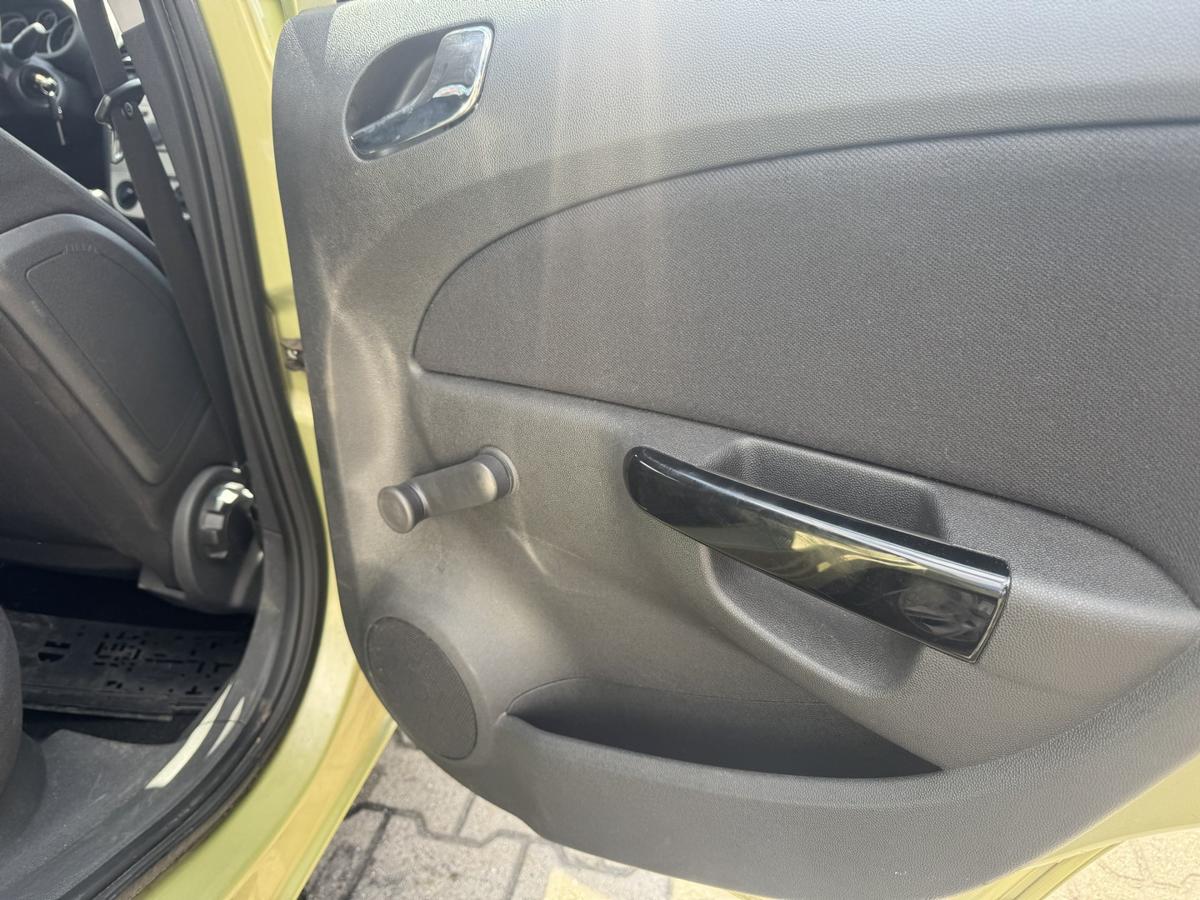 Opel Corsa D original T&uuml;r hinten rechts Z30E Green Tea Metallic Rohbau Bj.2006